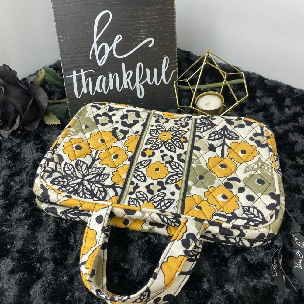NWOT Vera Bradley Hanging Travel Bag